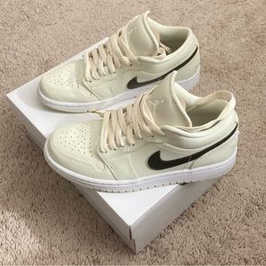 Women’s Air Jordan 1 Low 6.5